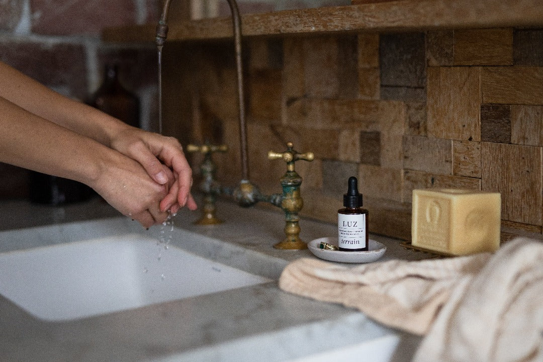 LUZ Brightening Face Oil with Buriti and Sweet Orange