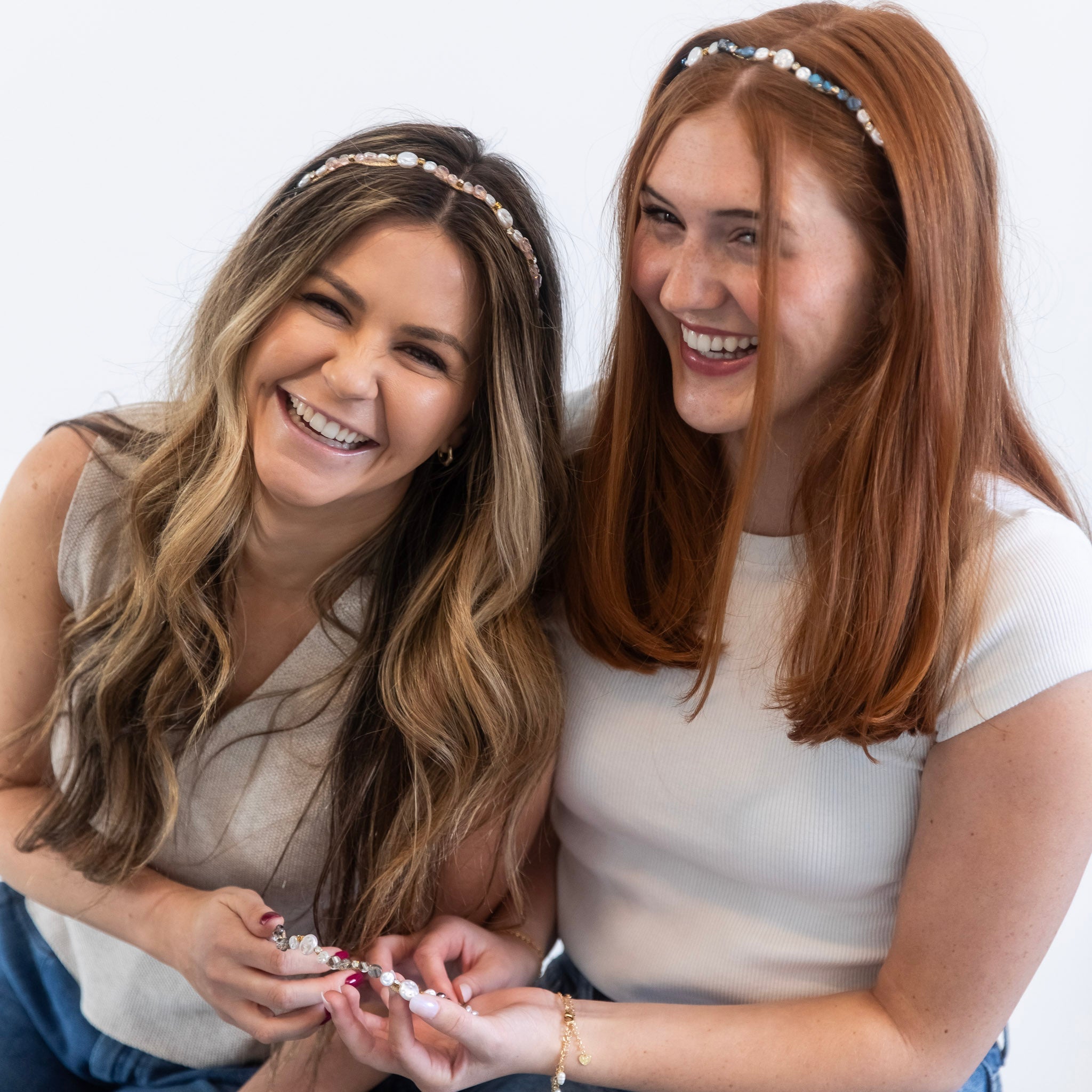 Wavy Oyster Pearl Headband - Grey {{variant_option_1}} {{variant_option_2}}