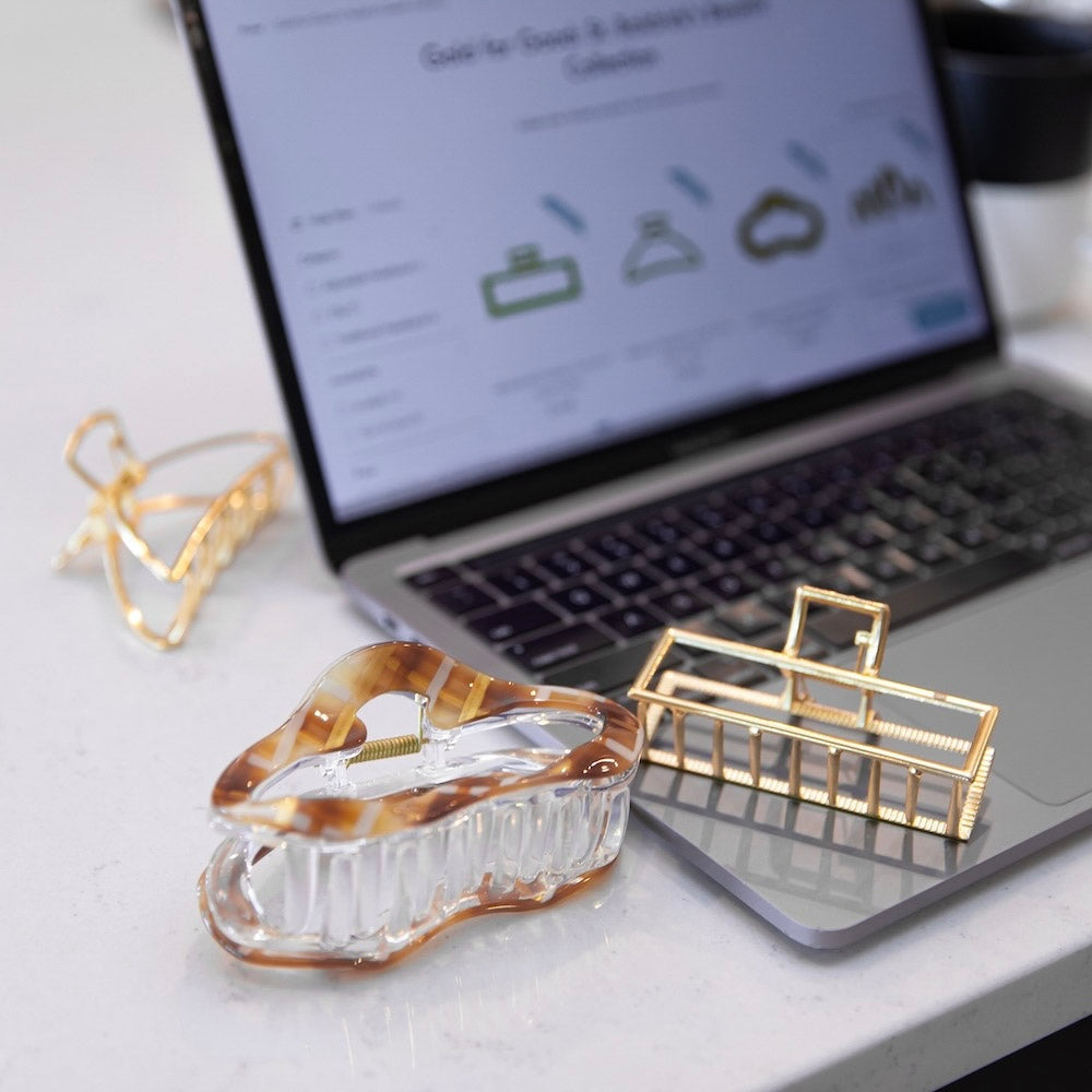 Medium Rectangle Claw Clip – Gold Metal