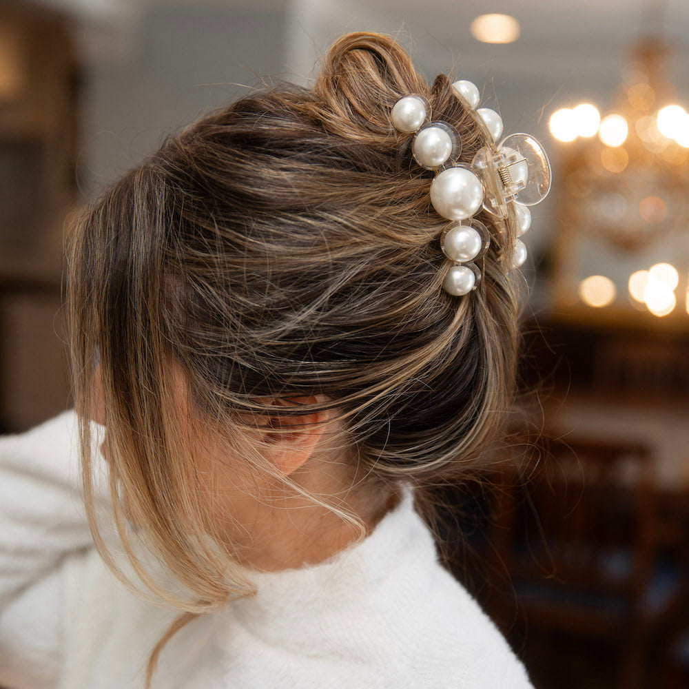 Medium Dots Clip - Pearl White