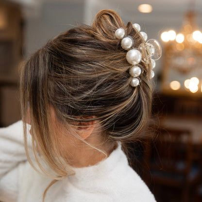 Medium Dots Clip - Pearl White