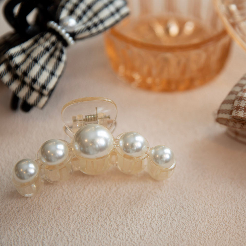Medium Dots Clip - Pearl White