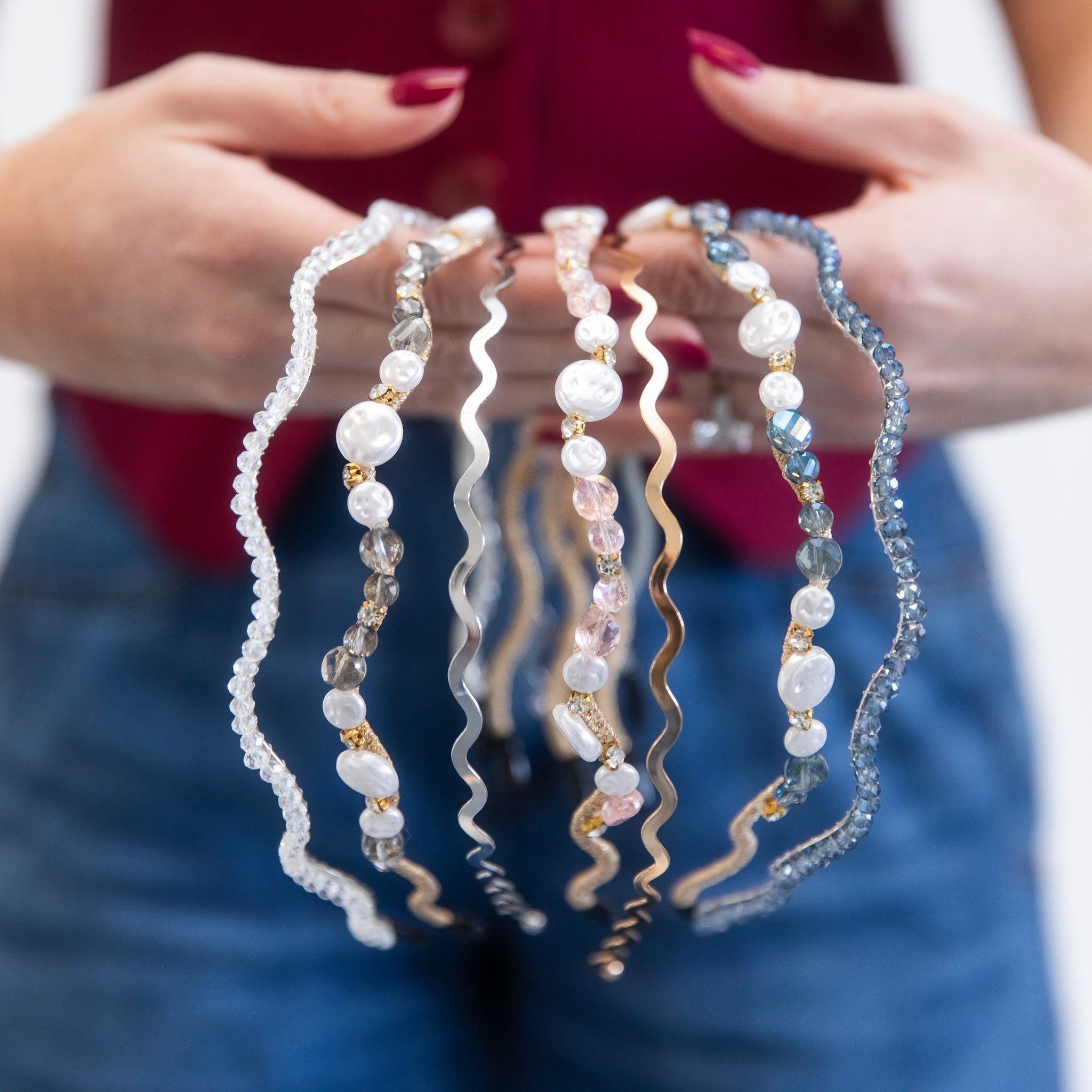 Wavy Beaded Headband - White {{variant_option_1}} {{variant_option_2}}
